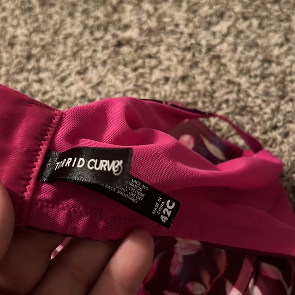 Torrid curve bras. The white plaid on a non wire and the other one is underwire - Picture 3 of 6